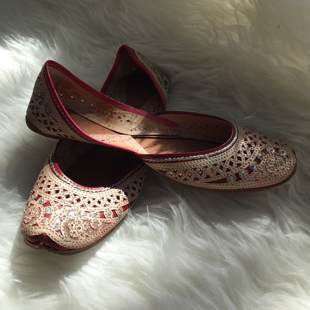 Indian jootis flats